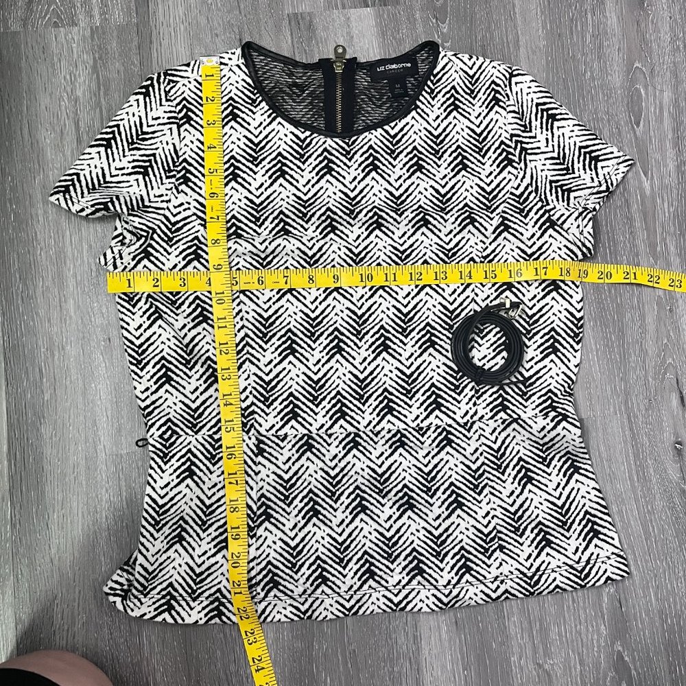 Liz Cliaborne Career Zebra Like Pattern Short Sleeve Top Size M - Picture 8 of 8